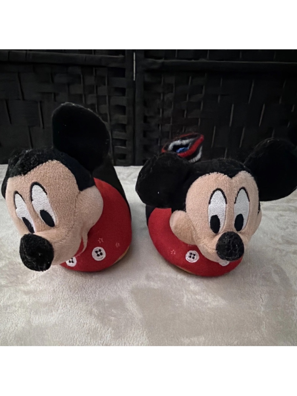Kids Plush Mickey Mouse Red Slip-On Slippers, Size 9/10